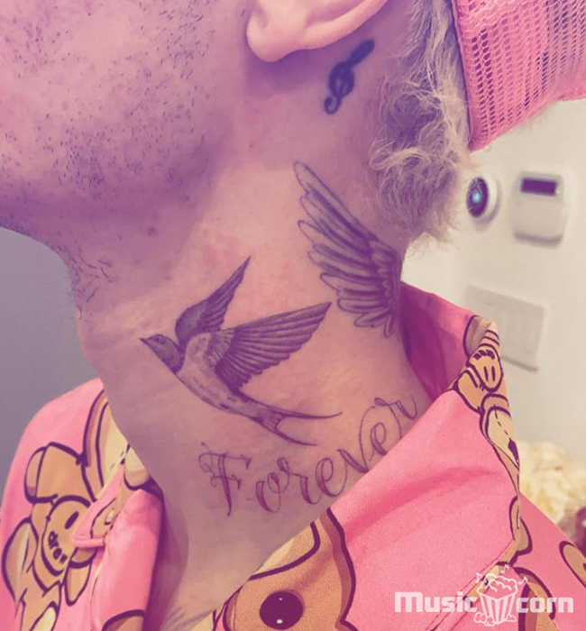 Justine Bieber - Neck Tattoos