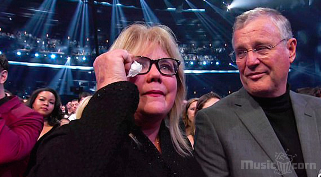 Taylor Swift Mother(Andrea) - 2019 American Music Awards