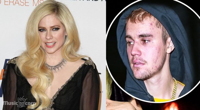 Avril Lavigne against Lyme disease