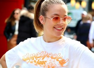 Andra Day – ‘Rise Up’ cover by amazing busker Allie Sherlock Andra Day cover by Allie Sherlock