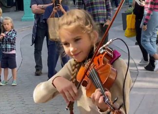 Karolina Protsenko performs Senorita cover – Violin street performance Karolina Protsenko performs Senorita
