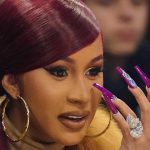 Cardi B gets upset after a criticizer says: “Cardi stay in your lane” Cardi B gets upset