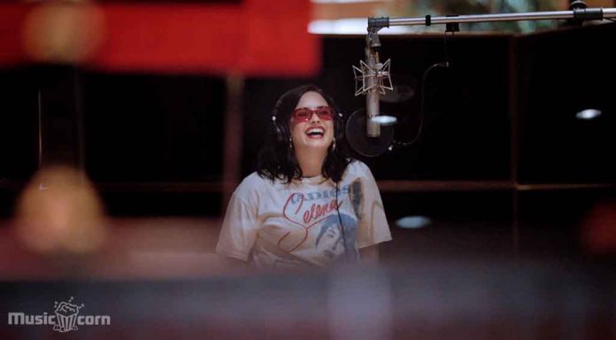 Demi Lovato back in the studio