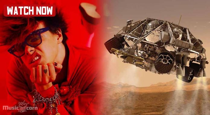 Yungblud cover of Life On Mars played during NASA Mars landing