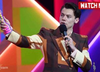 Harry Styles wins The British Single Award while wearing a Gucci suit Harry Styles wins The British Single Award