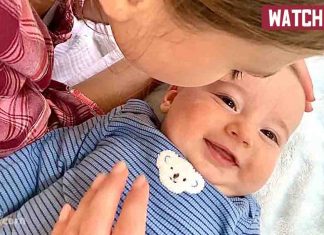 Karolina’s Baby Brother Reaction when kissing Face Karolina's Baby Brother Reaction when kissing Face