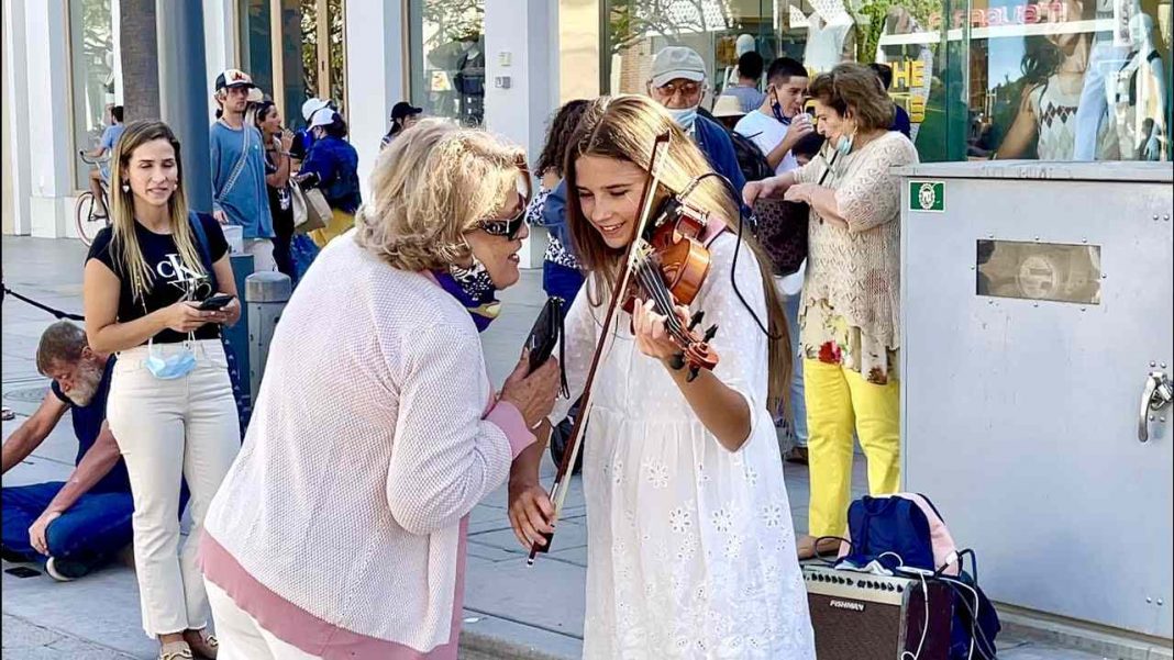 Memories Violin Street Performance - Karolina Protsenko