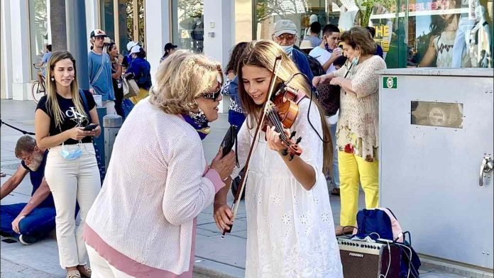Memories Violin Street Performance - Karolina Protsenko