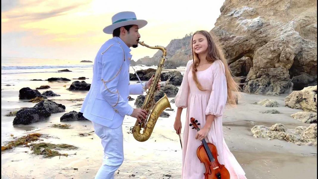 Beach performance - Karolina Protsenko Violin & Daniele Vitale