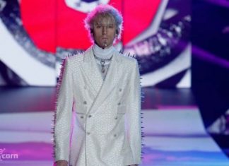 Dolce & Gabbana: Machine Gun Kelly wears a white DolceGabbana suit Machine Gun Kelly wears a white DolceGabbana suit