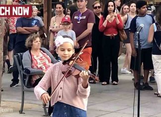 Unposted Video – Karolina Protsenko attracts the crowd in 5 seconds Unposted Video - Karolina Protsenko attracts