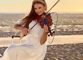 Incredible beach performance – Karolina Protsenko – Darkside Incredible beach performance - Karolina Protsenko