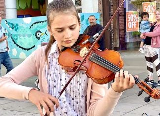 UNBELIEVABLE STREET PERFORMANCE – Karolina Protsenko | Enemy UNBELIEVABLE STREET PERFORMANCE - Karolina Protsenko