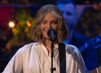 Manchester Jubilee Performance – Allie Sherlock – 10,000 people Manchester Jubilee Performance - Allie Sherlock