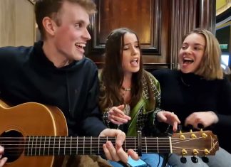 Middle of a cafe – Allie Sherlock met SEB & JD – Levitating Middle of a cafe - Allie Sherlock