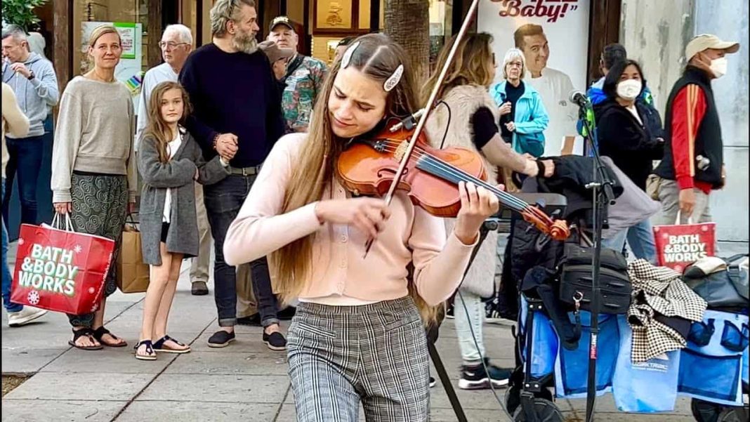 BLUE (Da Ba Dee) on VIOLIN - Karolina Protsenko