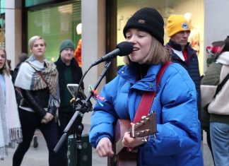 Lady Gifted Allie Sherlock a LOUIS VUITTON purse | Kiwi Cover Lady Gifted Allie Sherlock a LOUIS VUITTON purse