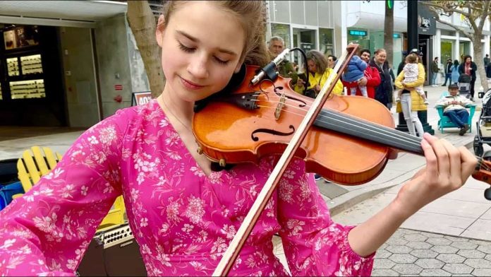 Kesariya violin cover - Karolina Protsenko