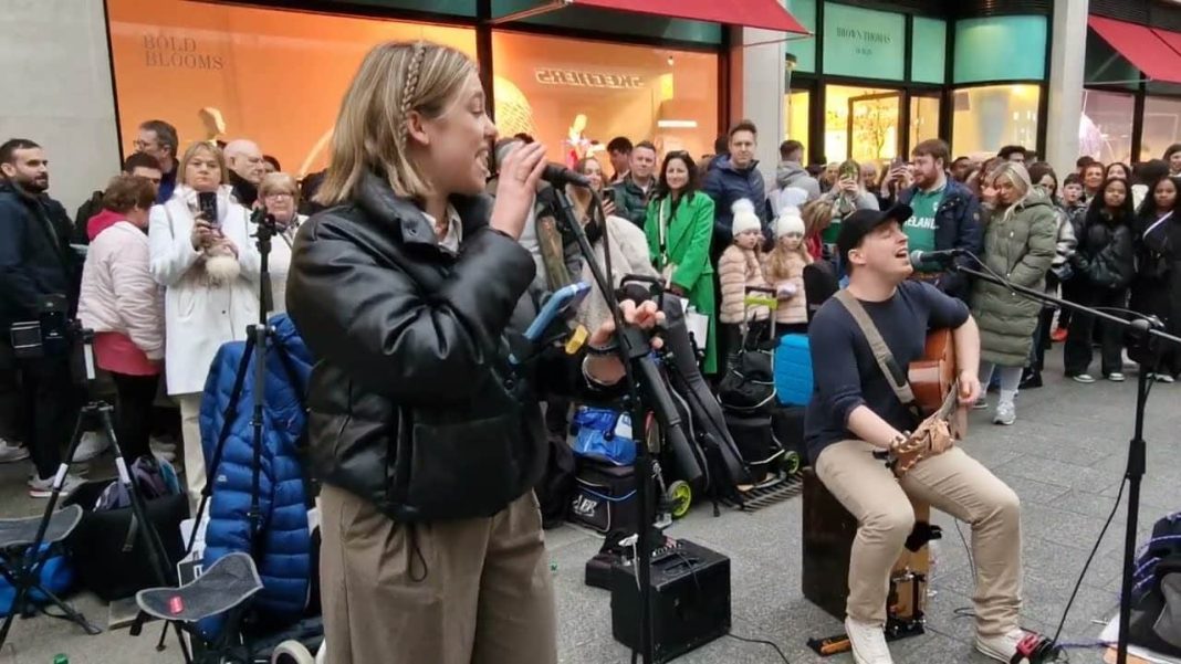 STREET performer BLEW the crowd - Allie Sherlock