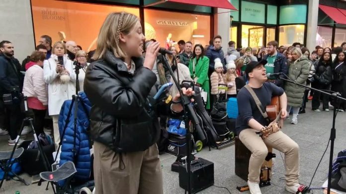STREET performer BLEW the crowd - Allie Sherlock STREET performer BLEW the crowd - Allie Sherlock