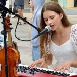 PIANO DEBUT ON THE STREET – Karolina | Someone You Loved PIANO DEBUT ON THE STREET - Karolina