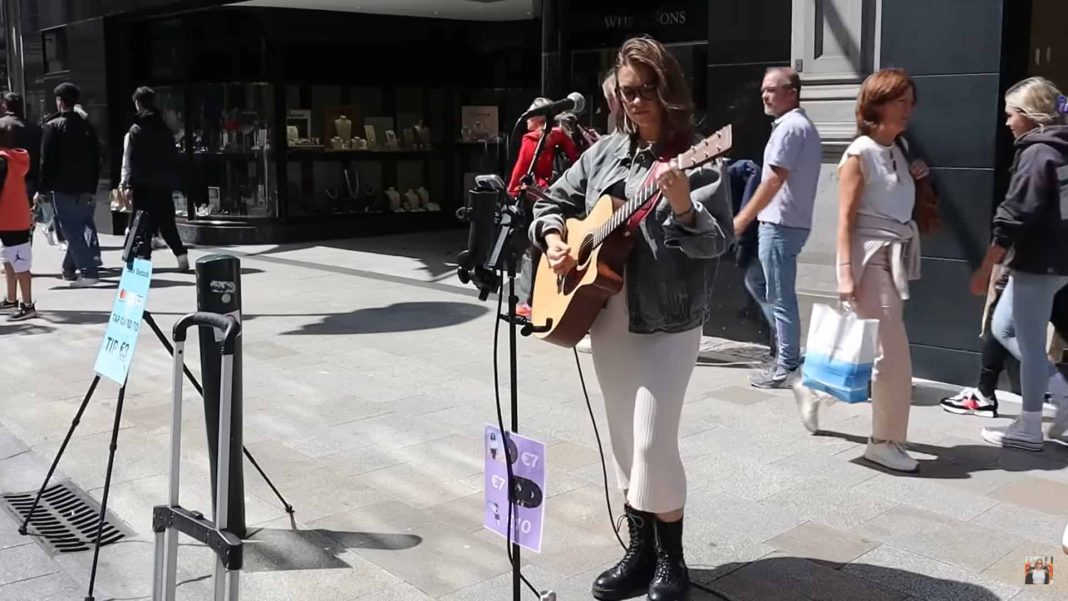 Unusual Flashmob Appeared - Allie Sherlock