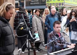 Huge Crowds Stopped – Allie Sherlock – Unchained Melody Huge Crowds Stopped - Allie Sherlock