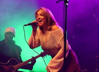 Locked Out Of Heaven – Live Cover by Allie Sherlock Locked Out Of Heaven - Live Cover