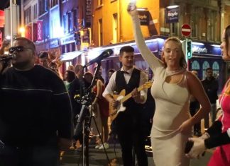 Street performers get together – Allie Sherlock & Friends Street performers get together