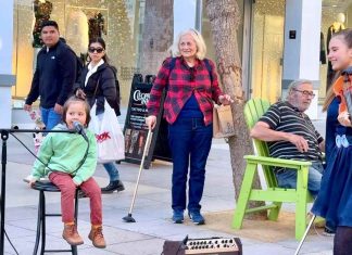 Moon River – Karolina Protsenko | 3 year old steals the show Moon River - Karolina Protsenko | 3 year old steals the show