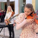 He asks to play Despacito – Karolina Protsenko He asks to play Despacito - Karolina Protsenko