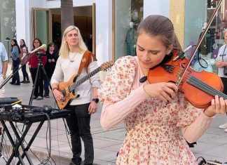 He asks to play Despacito – Karolina Protsenko He asks to play Despacito - Karolina Protsenko