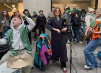 Lose Yourself – Eminem | Allie Sherlock Cover Lose Yourself - Eminem | Allie Sherlock Cover